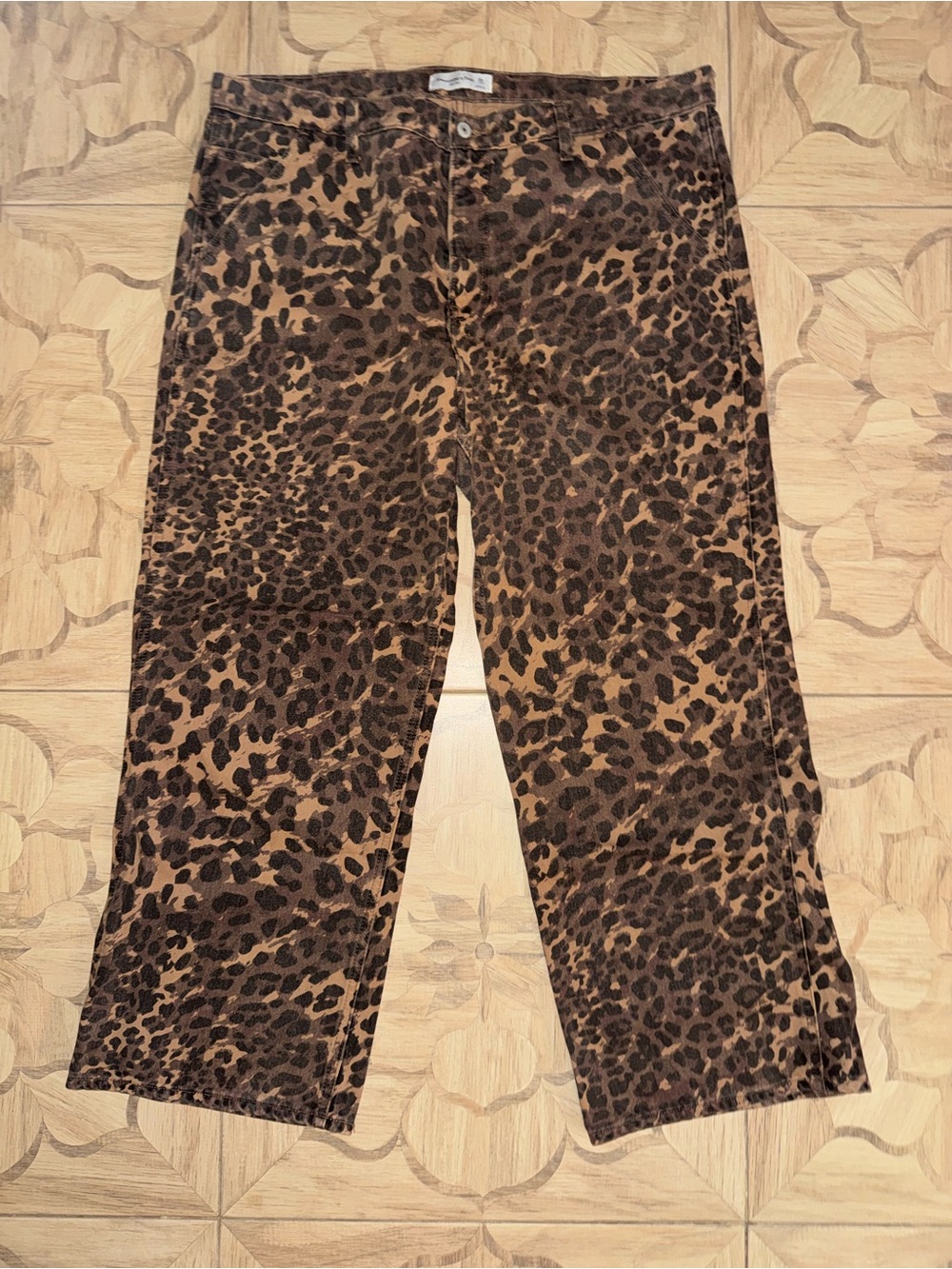 Abercrombie & Fitch Leopard Print Mid Rise Denim Jeans | Size 33 / 16
